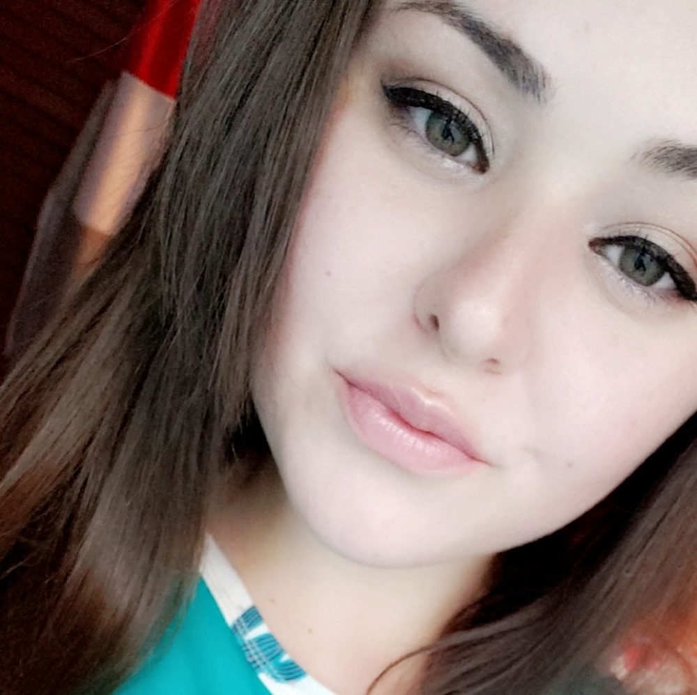 Meet your Posher, Cassie